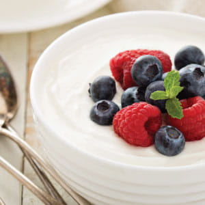 Indulge even when reducing fat and sugar in yogurt