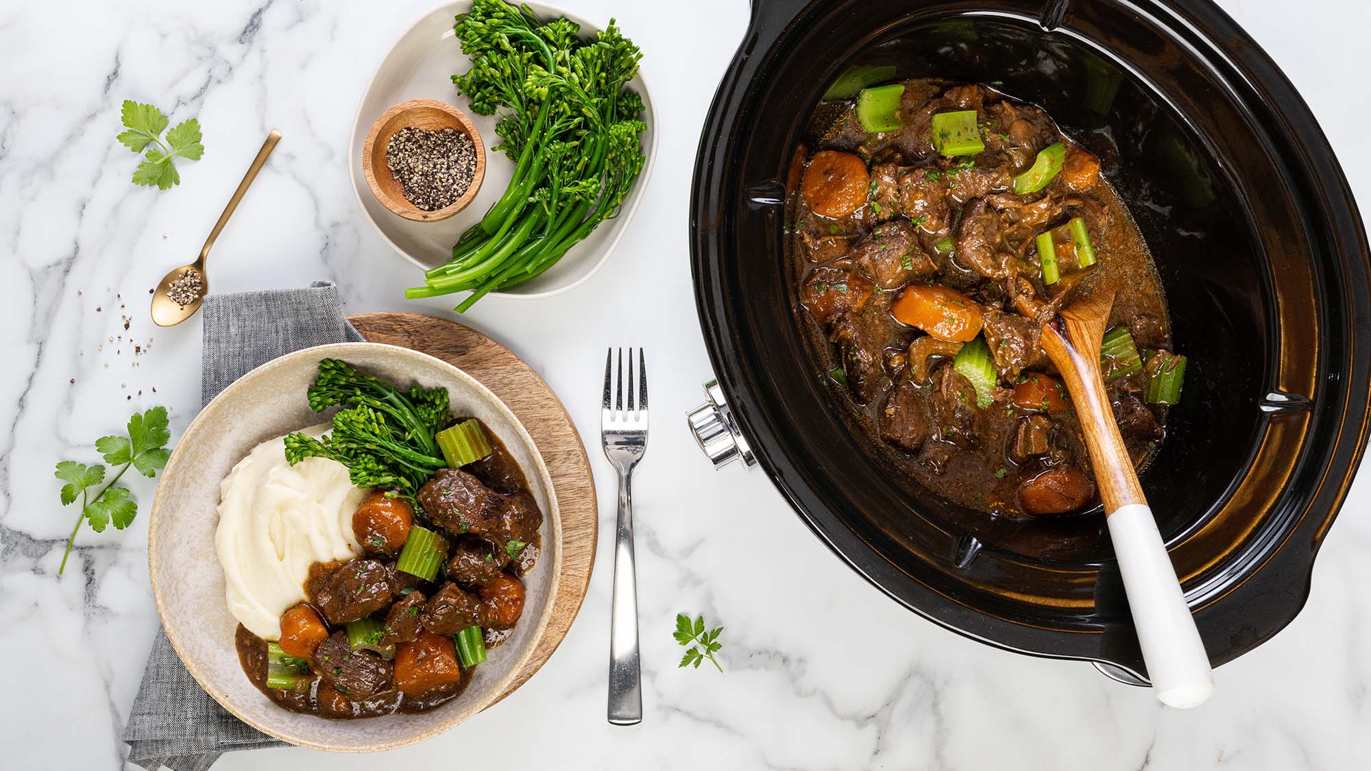 Slow cooker beef store stew red wine