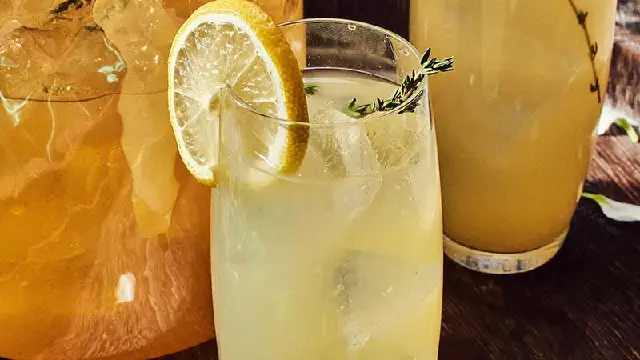 elderflower lemonade a la provence cocktail