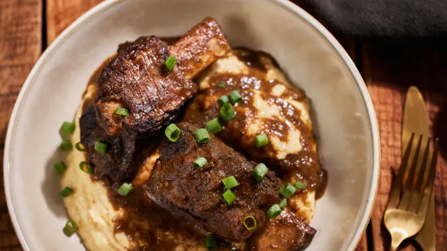 Jerk Braised Short Ribs With Cheesy Grits