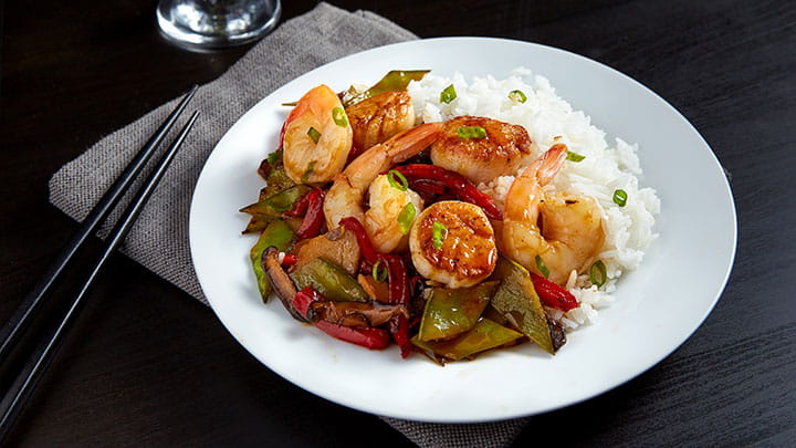 spicy sweet chili shrimp and scallop stir fry