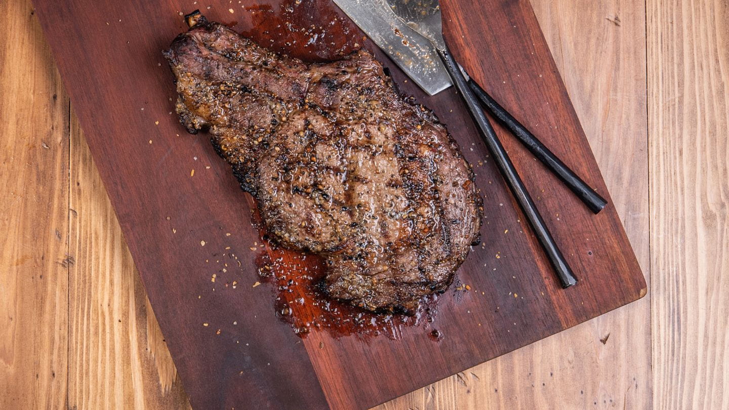shaqs_buttery_grilled_montreal_steak_2000X1125