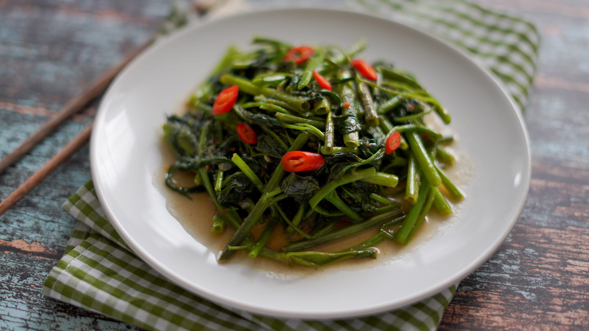 Stir-Fried-Water-Spinach-with-Belacan-2000x1125