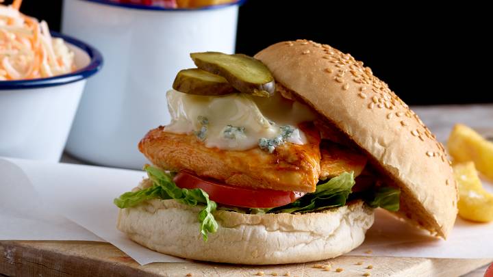 hot-n-spicy-dirty-chicken-burger-with-melted-gorgonzola-720x405
