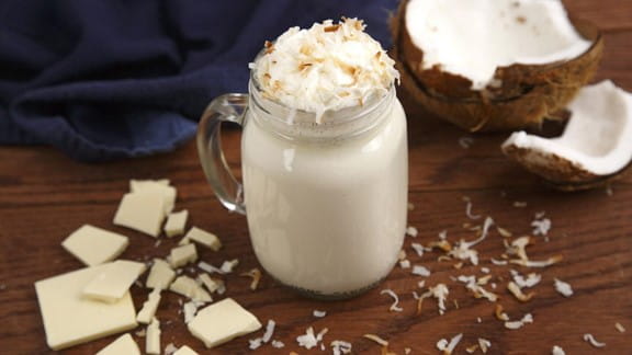 Toasted_Coconut_White_Hot_Chocolate