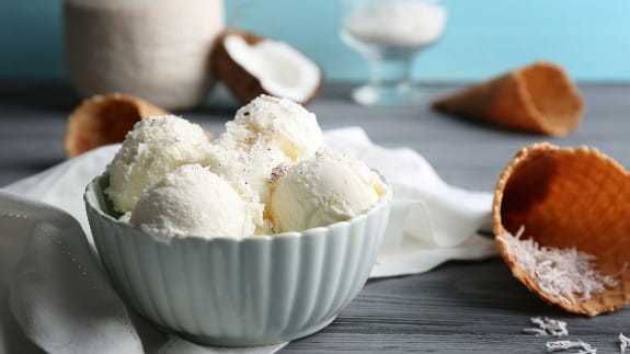 Vegan-Vanilla-coconut-ice-cream-