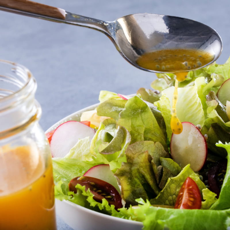 Bezolejowy dressing z mango i nasion bazylii Kamis