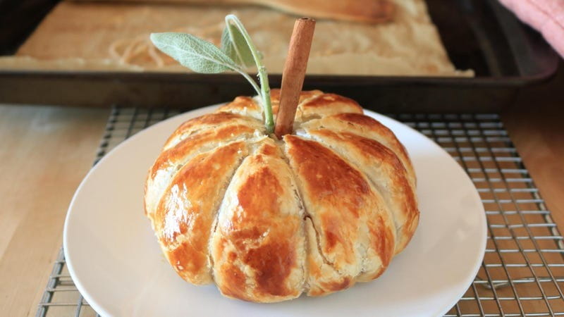 A CheeseFilled Pumpkin Is the Perfect Holiday Appetizer-url