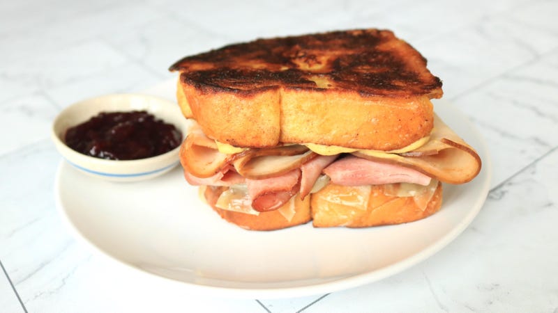 Build Your Next Breakfast Sandwich on French Toast-url