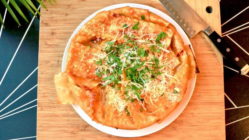 This InsideOut Lasagna Cake Is All Crispy Edges-url