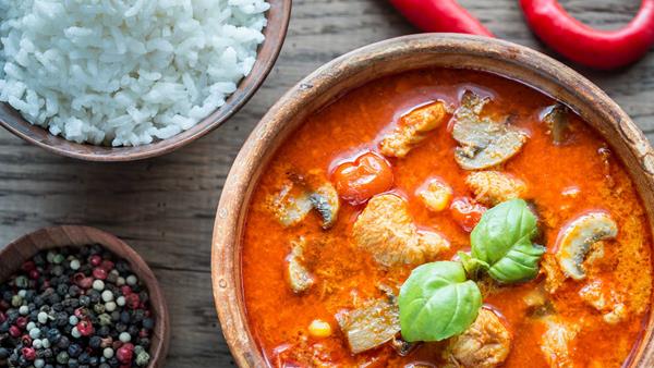 Rotes Curry mit Poulet