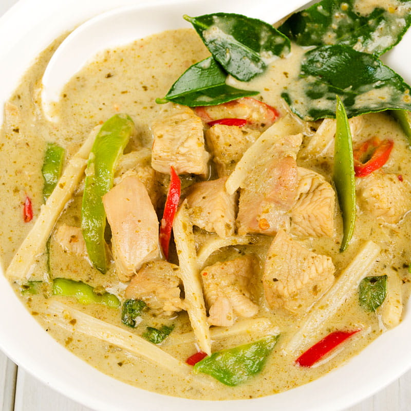 Curry vert de poulet au lait de coco - Youmiam