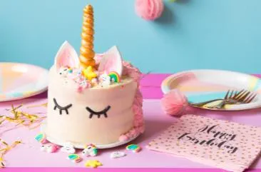 Gâteau arc-en-ciel pour un anniversaire de fille ou de garçon : découvrez  les recettes de cuisine de Femme Actuelle Le MAG