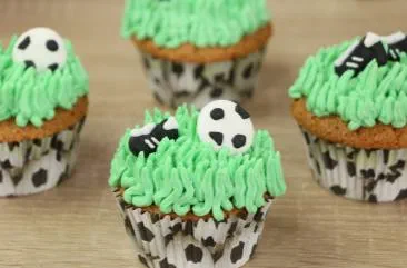 Cupcakes football